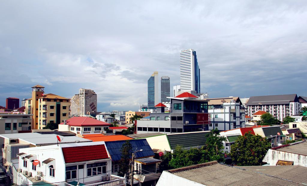 Tree Hostel Bangkok Exterior foto